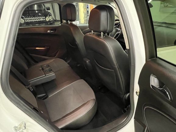 Opel Astra Cosmo, 1.6 л, АТ, 2011 фото 1