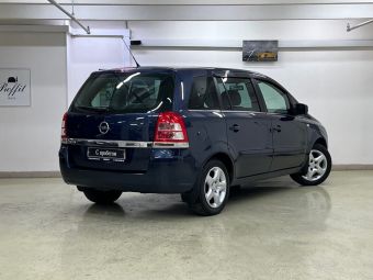 Opel Zafira, 1.8 л, МКПП, 2011 фото 9