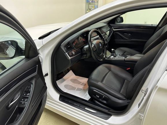 BMW 5 серии 520d, 2.0 л, АТ, 2016 фото 9