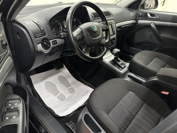 Skoda Octavia Elegance, 1.4 л, Робот, 2011 фото 9