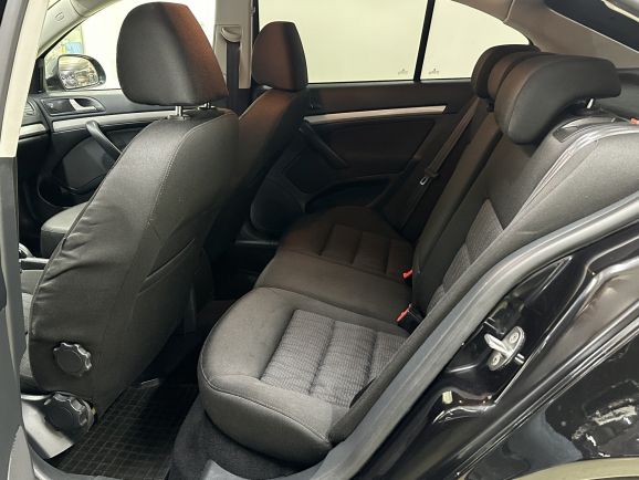 Skoda Octavia Elegance, 1.4 л, Робот, 2011 фото 10