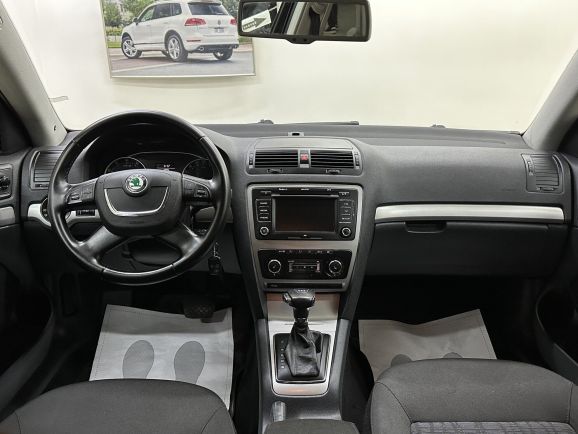 Skoda Octavia Elegance, 1.4 л, Робот, 2011 фото 11