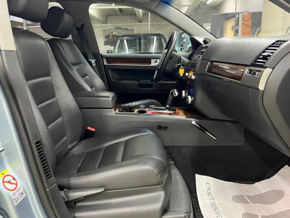 Volkswagen Touareg V6 3.0TDI, 3.0 л, АТ, 2008 фото 12