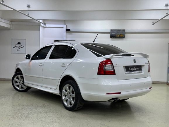 Skoda Octavia Elegance, 1.4 л, Робот, 2011 фото 4