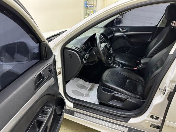 Skoda Octavia Elegance, 1.4 л, Робот, 2011 фото 9