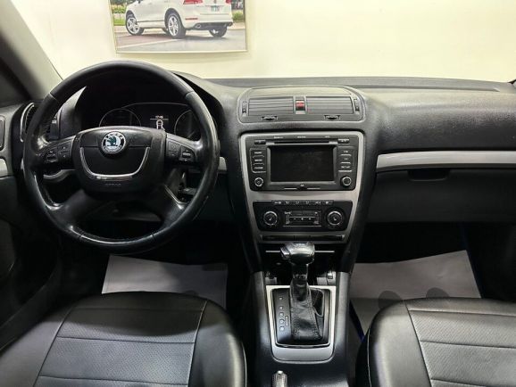 Skoda Octavia Elegance, 1.4 л, Робот, 2011 фото 2