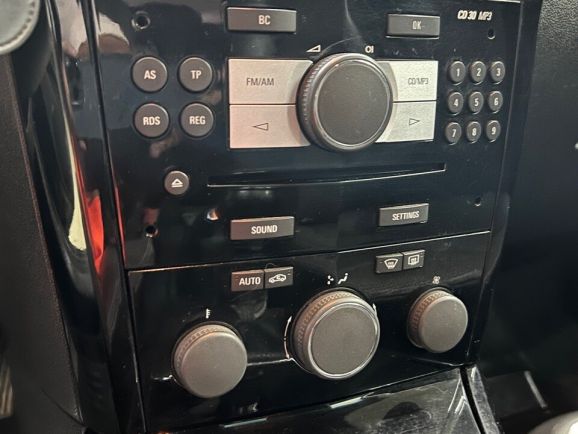 Opel Astra, 2.0 л, МТ, 2008 фото 2