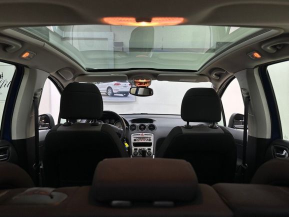 Peugeot 308 Premium, 1.6 л, АТ, 2011 фото 2