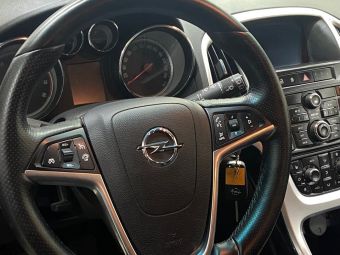 Opel Astra, 1.6 л, МКПП, 2012 фото 1