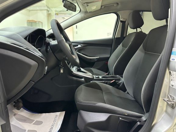 Ford Focus Trend, 1.6 л, Робот, 2011 фото 10