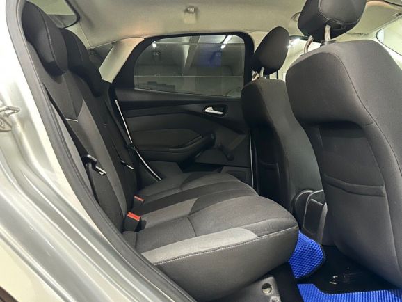 Ford Focus Trend, 1.6 л, Робот, 2011 фото 1