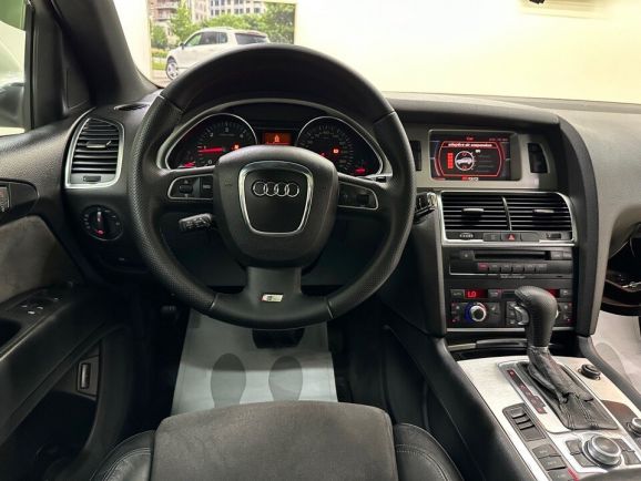 Audi Q7, 3.0 л, АТ, 2008 фото 16