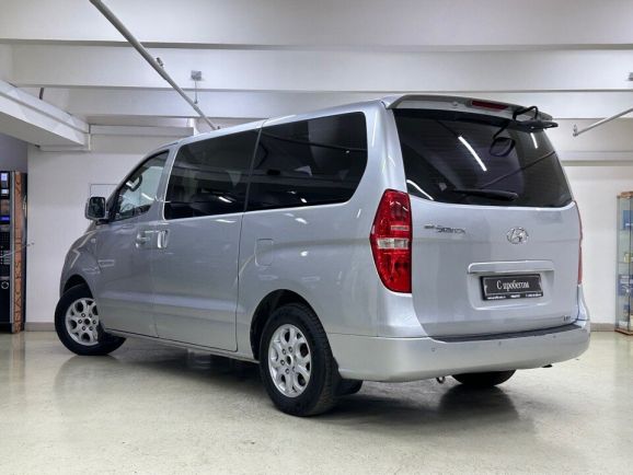 Hyundai Grand Starex, 2.5 л, АТ, 2010 фото 6