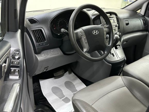 Hyundai Grand Starex, 2.5 л, АТ, 2010 фото 9