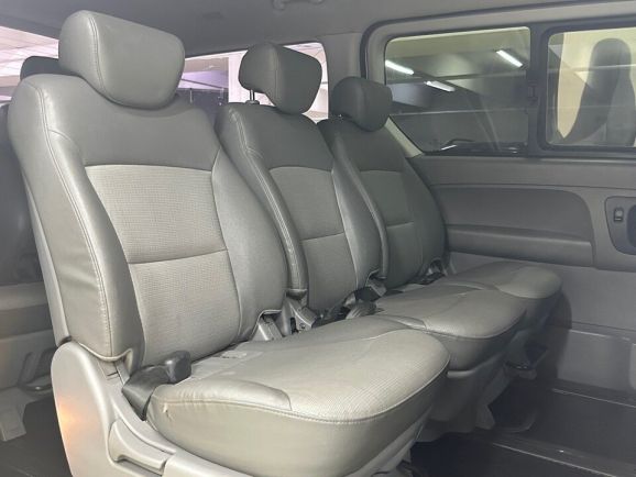 Hyundai Grand Starex, 2.5 л, АТ, 2010 фото 2