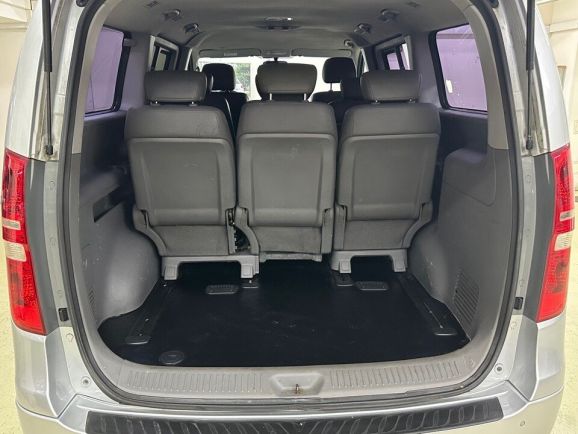 Hyundai Grand Starex, 2.5 л, АТ, 2010 фото 1