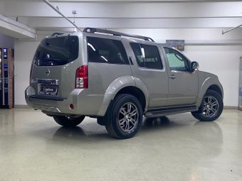 Nissan Pathfinder LE +camera, 2.5 л, АКПП, 2010 фото 8