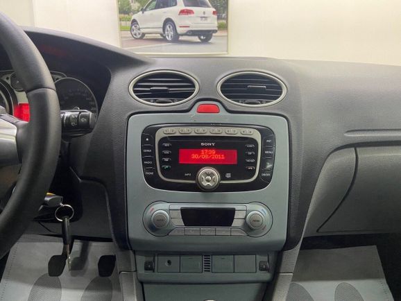 Ford Focus Titanium, 2.0 л, МТ, 2008 фото 13