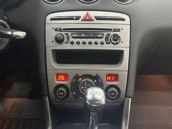 Peugeot 308 Premium, 1.6 л, АТ, 2011 фото 1