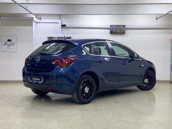 Opel Astra Cosmo, 1.6 л, АКПП, 2012 фото 8