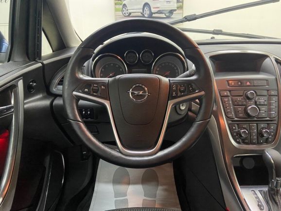 Opel Astra Cosmo, 1.6 л, АТ, 2012 фото 10