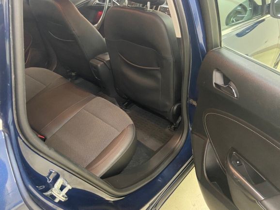 Opel Astra Cosmo, 1.6 л, АТ, 2012 фото 2