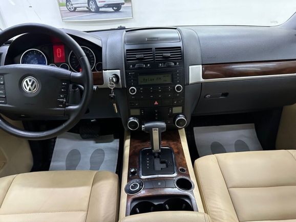 Volkswagen Touareg, 2.5 л, АТ, 2008 фото 10