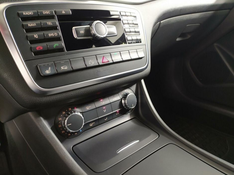 Mercedes-Benz GLA, 2.0 л, Робот, 2015 фото 11