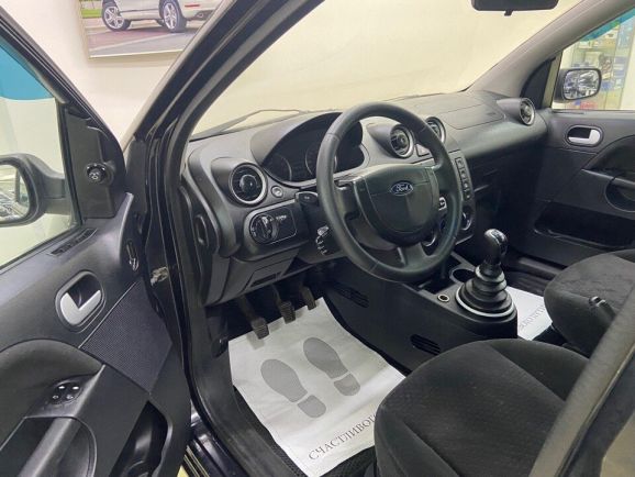 Ford Fiesta, 1.6 л, МТ, 2004 фото 10