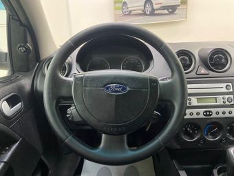 Ford Fiesta, 1.6 л, МКПП, 2004 фото 11