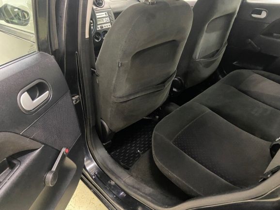 Ford Fiesta, 1.6 л, МТ, 2004 фото 1