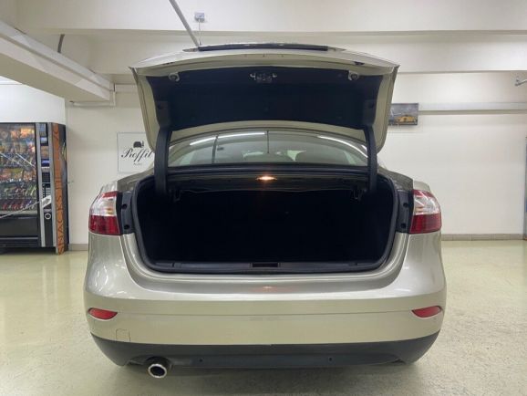 Renault Fluence, 2.0 л, Вариатор, 2012 фото 8