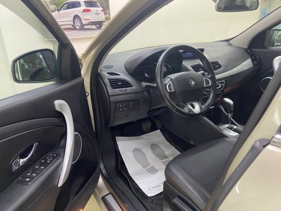 Renault Fluence, 2.0 л, Вариатор, 2012 фото 10