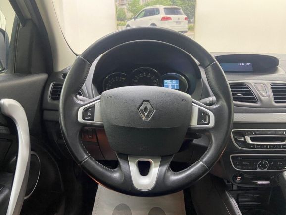 Renault Fluence, 2.0 л, Вариатор, 2012 фото 12
