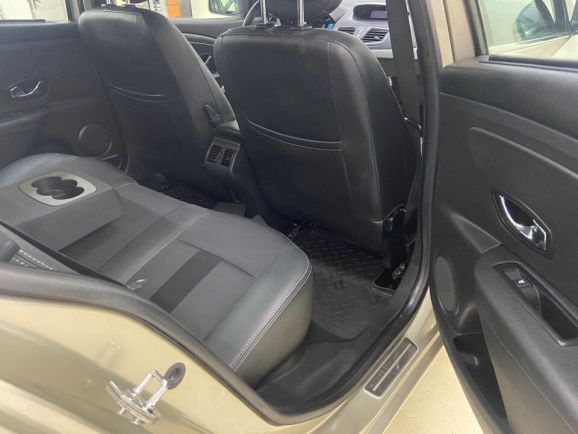 Renault Fluence, 2.0 л, Вариатор, 2012 фото 2