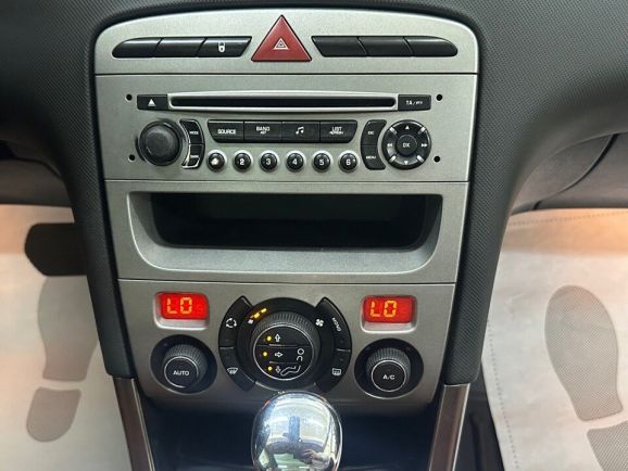 Peugeot 308 Premium Pack, 1.6 л, АТ, 2011 фото 11