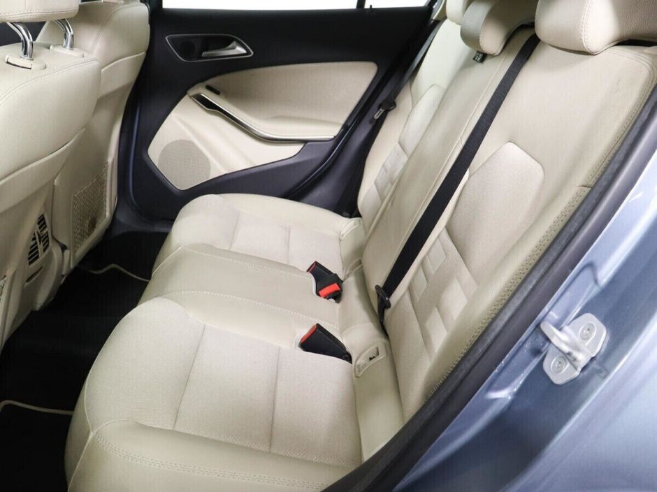 Mercedes-Benz GLA, 2.0 л, Робот, 2016 фото 2