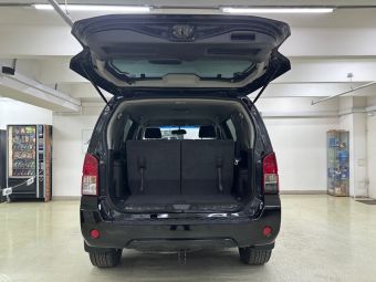 Nissan Pathfinder, 2.5 л, МКПП, 2011 фото 9