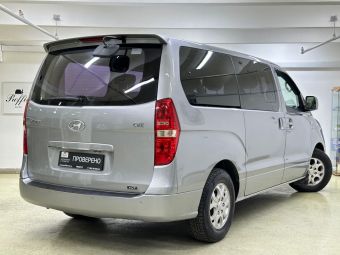 Hyundai Grand Starex, 2.5 л, АКПП, 2011 фото 6