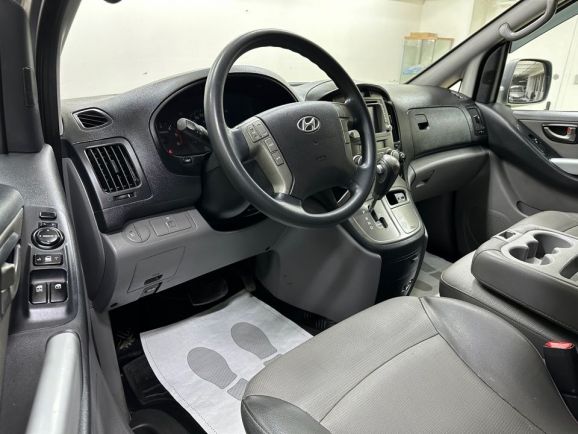 Hyundai Grand Starex, 2.5 л, АТ, 2011 фото 10