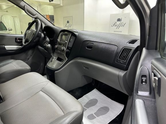 Hyundai Grand Starex, 2.5 л, АТ, 2011 фото 15