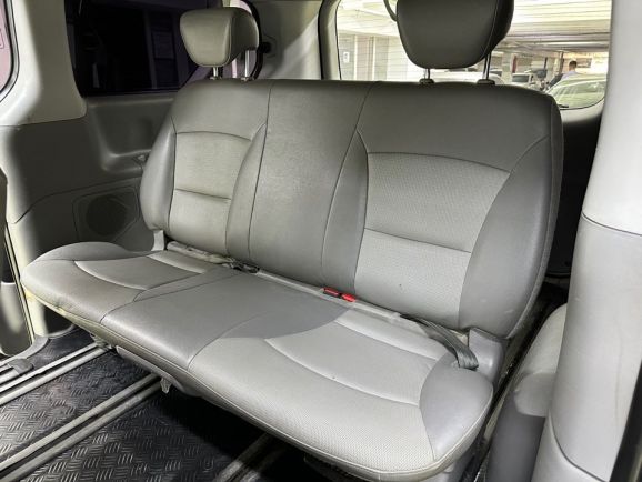 Hyundai Grand Starex, 2.5 л, АТ, 2011 фото 1