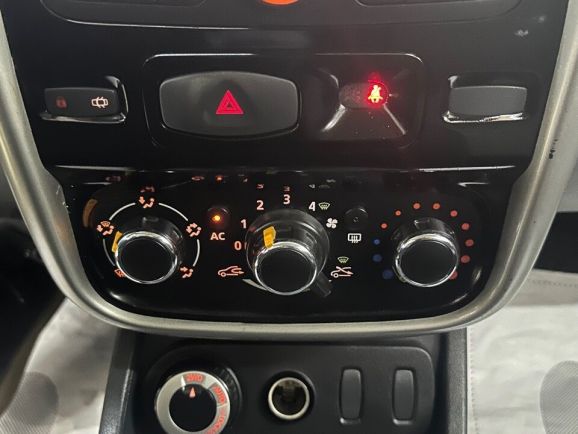 Renault Duster, 2.0 л, АТ, 2014 фото 15