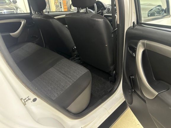 Renault Duster, 2.0 л, АТ, 2014 фото 2