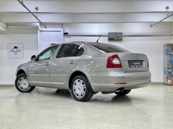 Skoda Octavia Ambition, 1.8 л, АКПП, 2012 фото 6