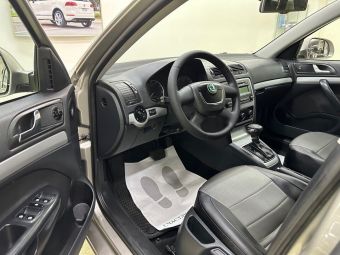 Skoda Octavia Ambition, 1.8 л, АКПП, 2012 фото 9