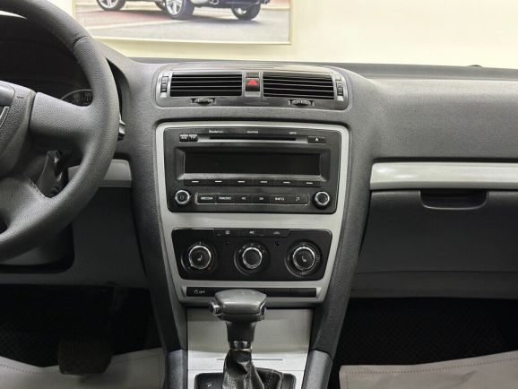 Skoda Octavia Ambition, 1.8 л, АТ, 2012 фото 2