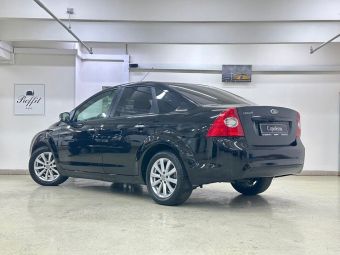 Ford Focus Comfort, 1.8 л, МКПП, 2010 фото 6