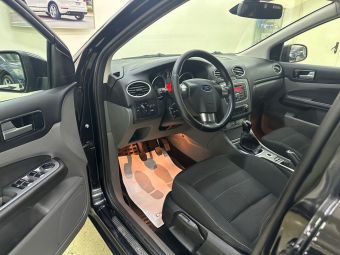 Ford Focus Comfort, 1.8 л, МКПП, 2010 фото 11