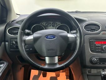 Ford Focus Comfort, 1.8 л, МКПП, 2010 фото 12